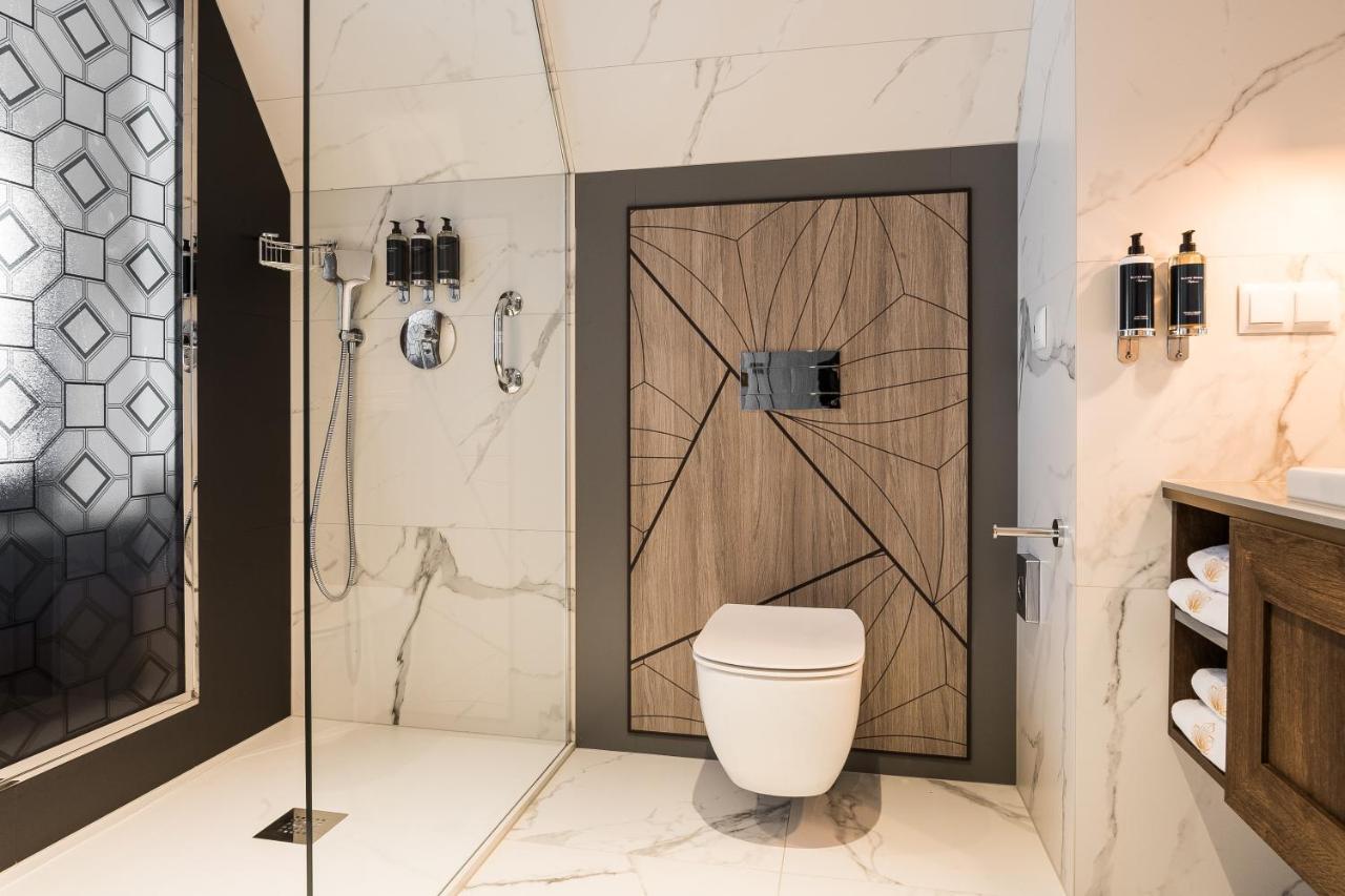 Nosalowy Park Hotel & Spa Zakopane Exterior foto A modern bathroom