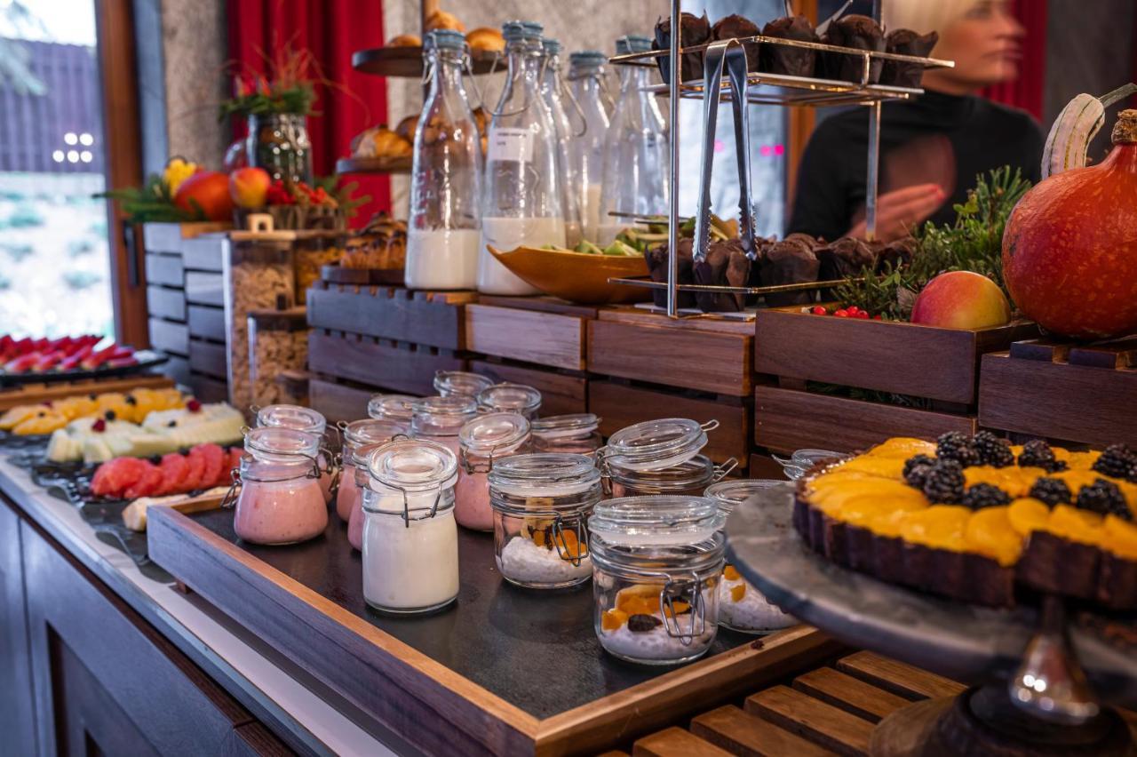 Nosalowy Park Hotel & Spa Zakopane Exterior foto A breakfast buffet
